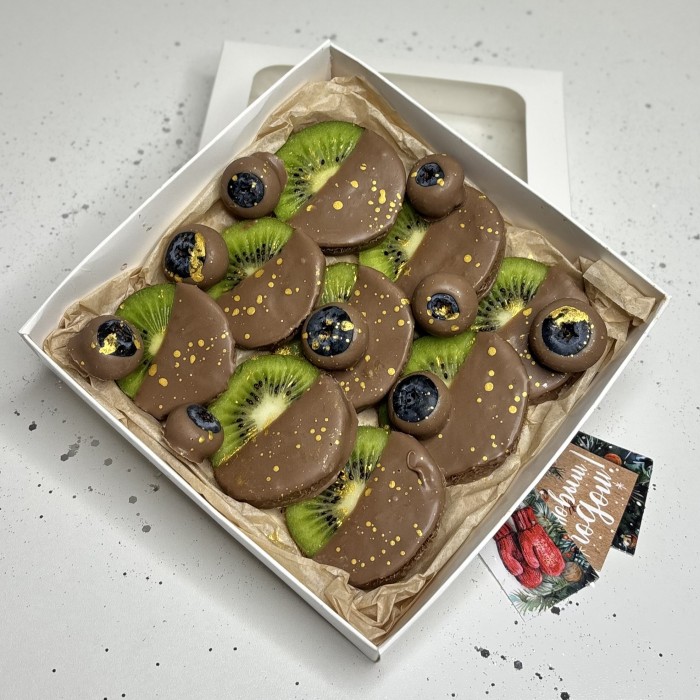 Киви и голубика в шоколаде